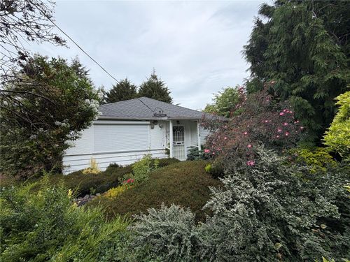 2318 Brethour Ave, Sidney, BC, V8L2A3 | Card Image