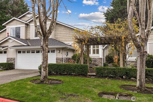 16-120 Newport Way Nw, Issaquah, WA, 98027-3174 | Card Image