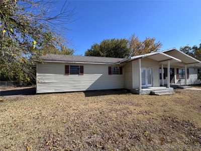 1001 S Broadway Street, House other with 3 bedrooms, 1 bathrooms and null parking in Skiatook OK | Image 2