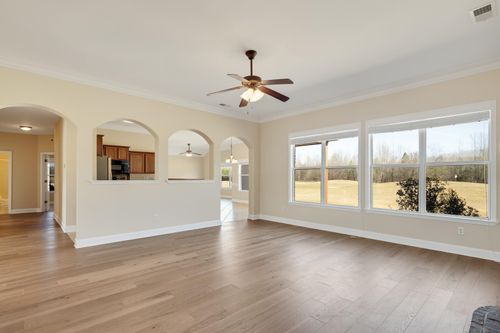 450 Lewis Fairway Cir, Oakland, TN, 38060-3397 | Card Image