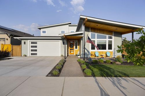 688 Nw 13th St, Redmond, OR, 97756-2085 | Card Image