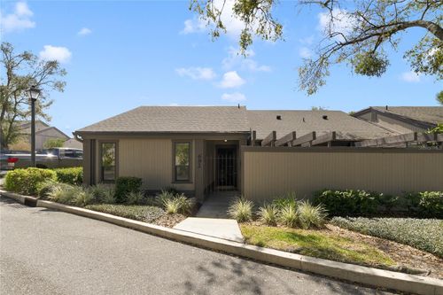 692 Lake Villas Dr, ALTAMONTE SPRINGS, FL, 32701-4909 | Card Image