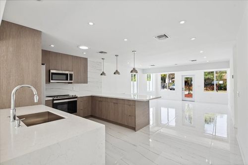 1-22011 Ne 9th Ave, Wilton Manors, FL, 33305-2211 | Card Image