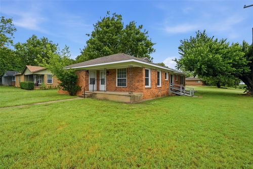 1701 W Elm St, Denison, TX, 75020-1730 | Card Image