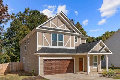 614 Austin Drive, House other with 3 bedrooms, 2 bathrooms and null parking in Charlotte NC | Image 2