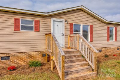 5420 Creek Run Court, House other with 3 bedrooms, 2 bathrooms and null parking in Kings Mountain NC | Image 2