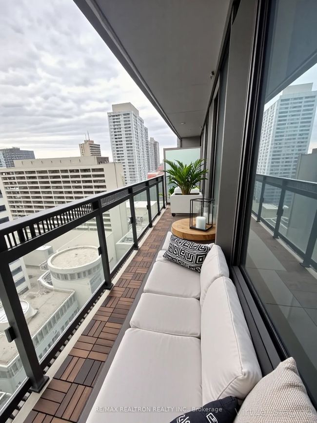 2003 - 8 Eglinton Ave E, Condo with 1 bedrooms, 1 bathrooms and null parking in Toronto ON | Image 6