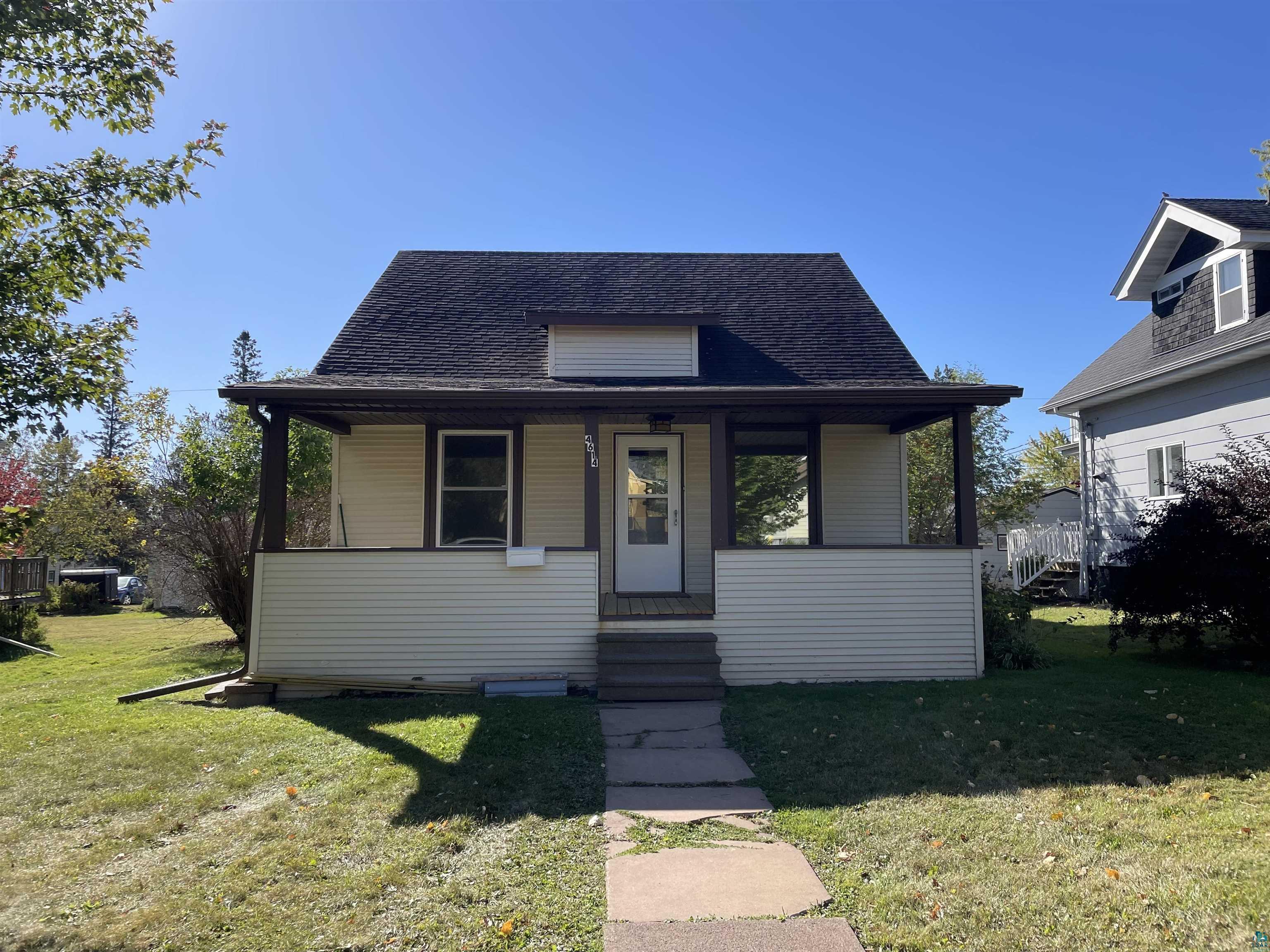 Jay St, Duluth, MN 55804