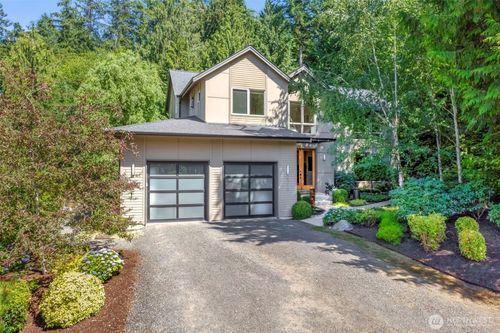 9310 Hemlock Ave Ne, Bainbridge Island, WA, 98110-3927 | Card Image