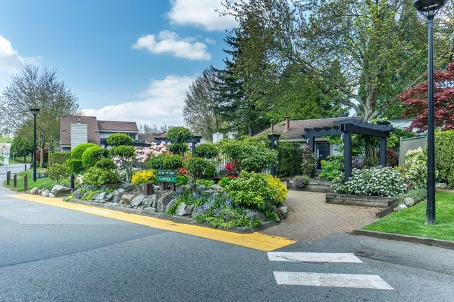 6158 W Greenside Drive, Townhouse with 2 bedrooms, 1 bathrooms and 2 parking in Surrey BC | Image 36