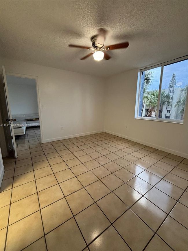 APT-2365 - 10000 Nw 80 Th Ct, Condo with 2 bedrooms, 2 bathrooms and null parking in Hialeah Gardens FL | Image 19