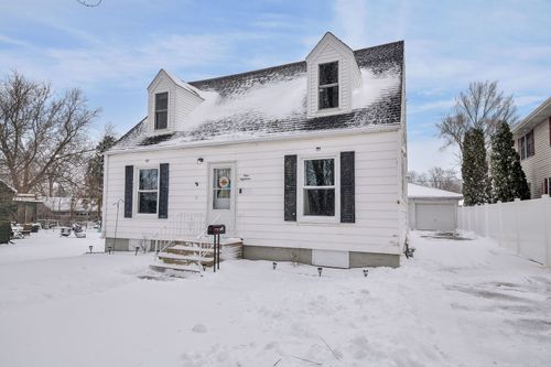 118 Stiles St, Genoa, IL, 60135-1325 | Card Image