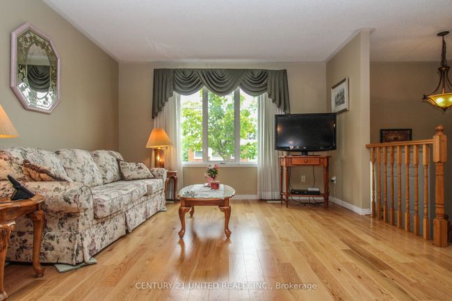449 King George St, House other with 3 bedrooms, 2 bathrooms and 2 parking in Peterborough ON | Image 4