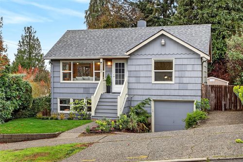 9047 37th Avenue Sw, Seattle, WA, 98126 | Card Image
