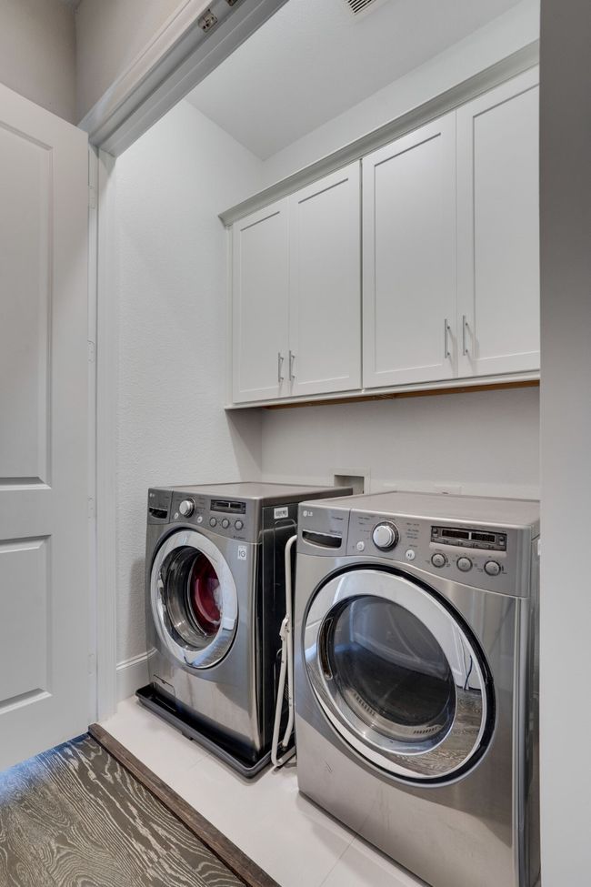 14985 Oak St, Townhouse with 3 bedrooms, 4 bathrooms and null parking in Addison TX | Image 31