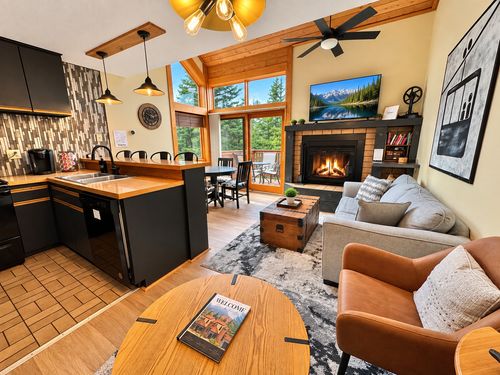 527 Moose Mountain Drive, Lutsen, MN, 55612 | Card Image