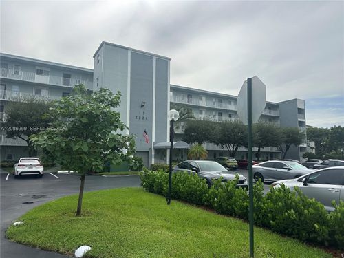 505-2226 N Cypress Bend Dr, Pompano Beach, FL, 33069-5652 | Card Image