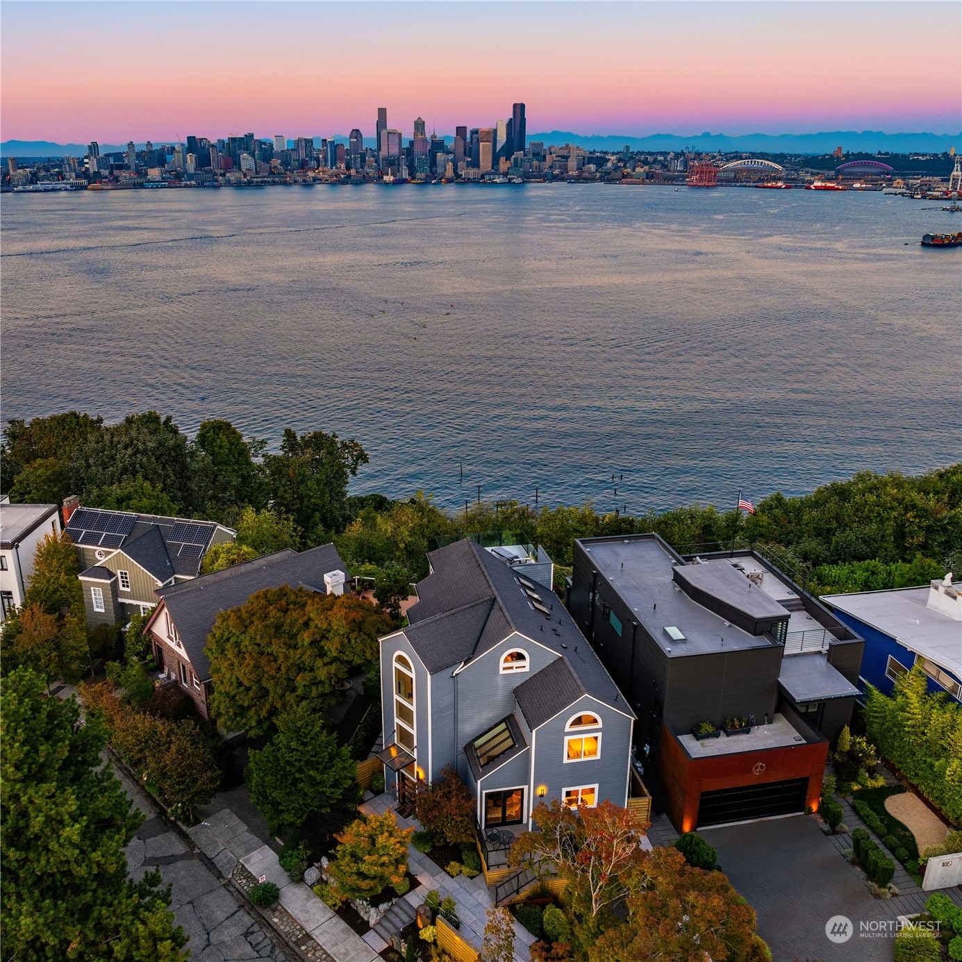 Palm Ave, Seattle, WA 98116