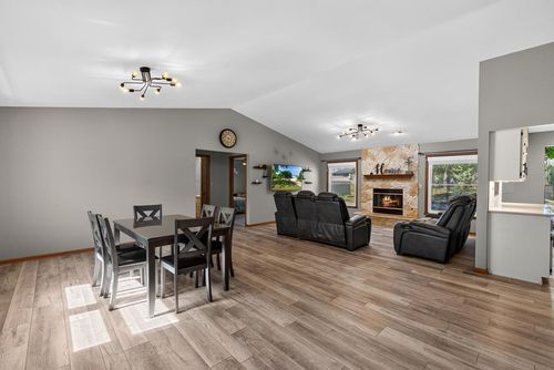 7071 S Cypress Court, Franklin, WI, 53132 | Card Image