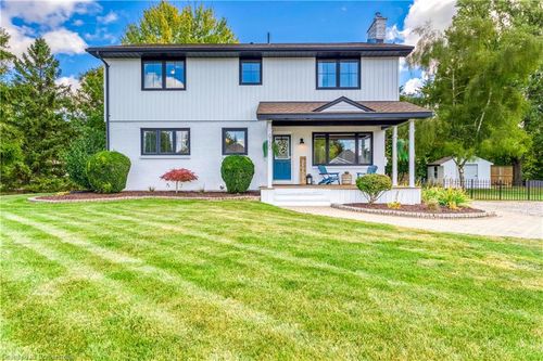 6730 Obanwell St, Plympton-Wyoming, ON, N0N1E0 | Card Image