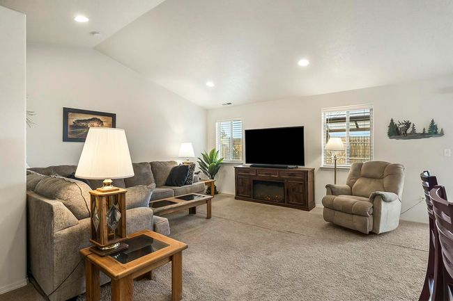 14. Living Room | Image 14