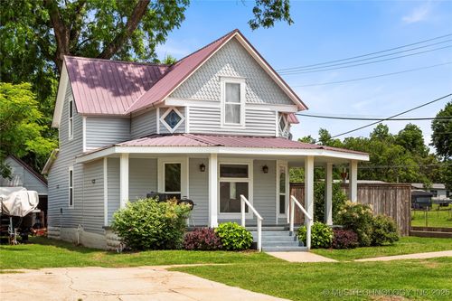 206 W Grand Ave, Tonkawa, OK, 74653-3028 | Card Image