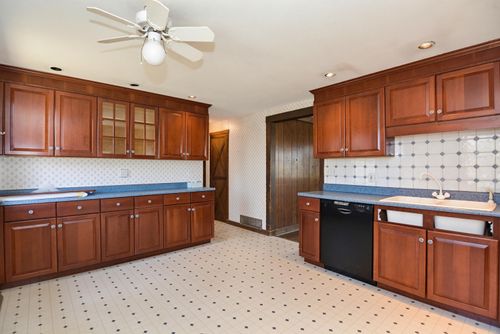 2 Westchester Dr, Nashua, NH, 03063-2220 | Card Image