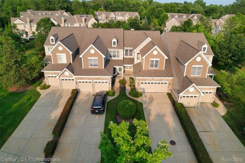 26448 Island Lake Dr, Novi, MI, 48374-2156 | Card Image