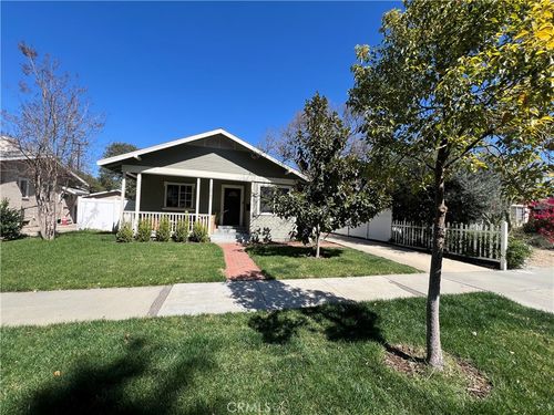 3751 Briscoe St, Riverside, CA, 92506-1812 | Card Image