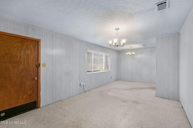 8-web-or-mls-219 E Jackson-8 | Image 4