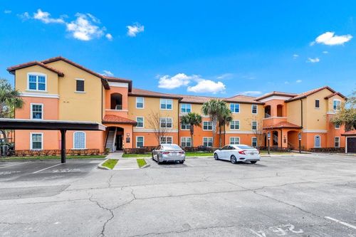 7301-5471 Vineland Rd, ORLANDO, FL, 32811-7672 | Card Image