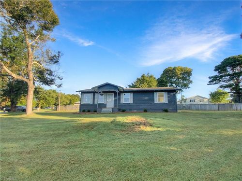 3916 Rollingwood Ct, Trinity, NC, 27370-8649 | Card Image