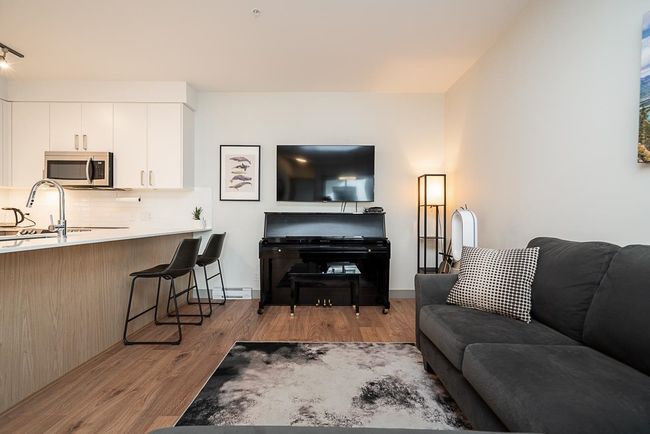 210 - 6968 Royal Oak Ave, Condo with 1 bedrooms, 1 bathrooms and 1 parking in Burnaby BC | Image 8