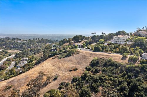 10262 St Cloud, North Tustin, CA, 92705 | Card Image