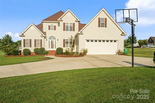 215 Birchwood Ct, Oakboro, NC, 28129-9402 | Card Image
