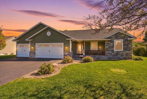 1328 Creekwood Dr, New Richmond, WI, 54017-2579 | Card Image