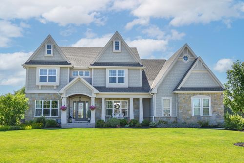 N66W15735 Fox Meadow Dr, Menomonee Falls, WI, 53051-6607 | Card Image