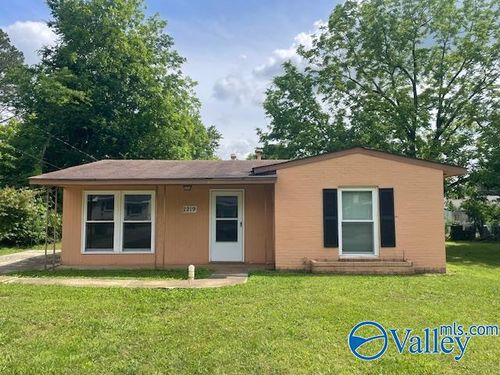2219 Evans Ave Nw, Huntsville, AL, 35810-2009 | Card Image