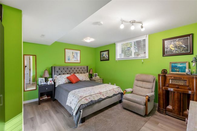 6374 Oldfield Rd, House other with 5 bedrooms, 2 bathrooms and 4 parking in Central Saanich BC | Image 19