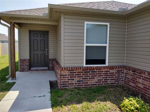 1505 S Corsac St, Siloam Springs, AR, 72761-4090 | Card Image