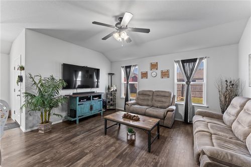 888 Nw Evans Cir, Bentonville, AR, 72713-3135 | Card Image