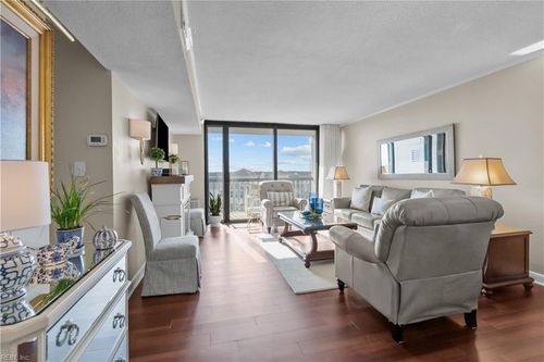 704-3288 Page Ave, Virginia Beach, VA, 23451-1033 | Card Image