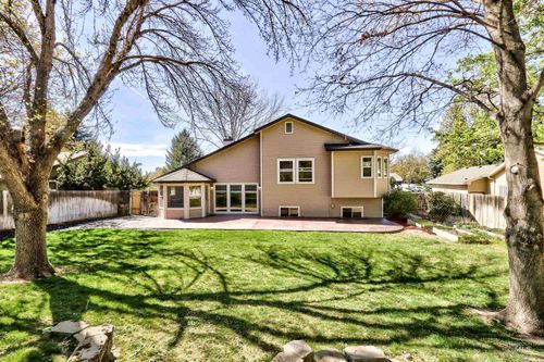 678 Stierman Way, Eagle, ID, 83616-5132 | Card Image