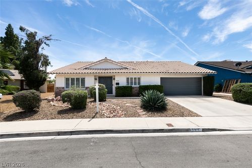 3169 Desmond Ave, Las Vegas, NV, 89121-5613 | Card Image
