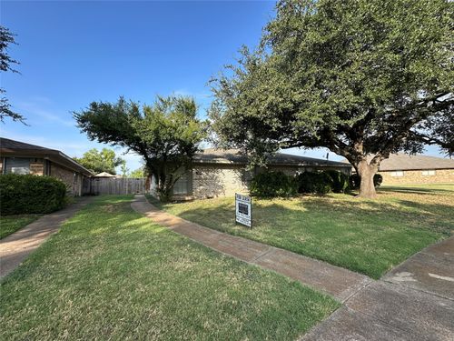 306-306 Towne House Ln, Richardson, TX, 75081-3524 | Card Image