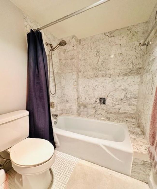 APT-212 - 1150 Hillsboro Mile, Condo with 2 bedrooms, 2 bathrooms and null parking in Hillsboro Beach FL | Image 22