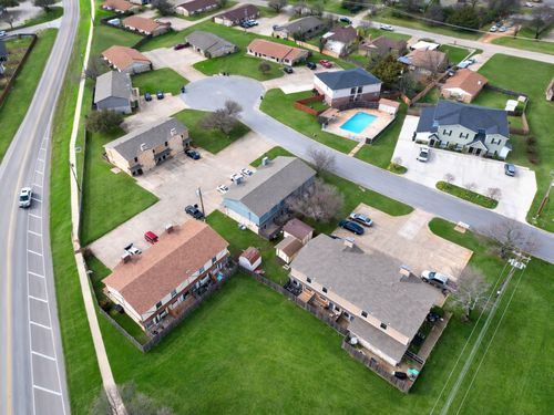 1403 Courtney Pl, Cleburne, TX, 76033-7828 | Card Image