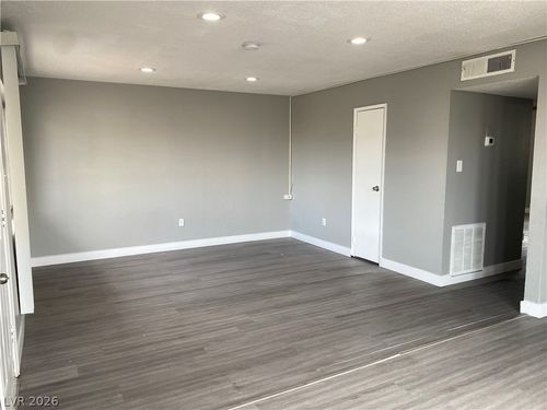 9-1089 E Desert Inn Road, Las Vegas, NV, 89109 | Card Image