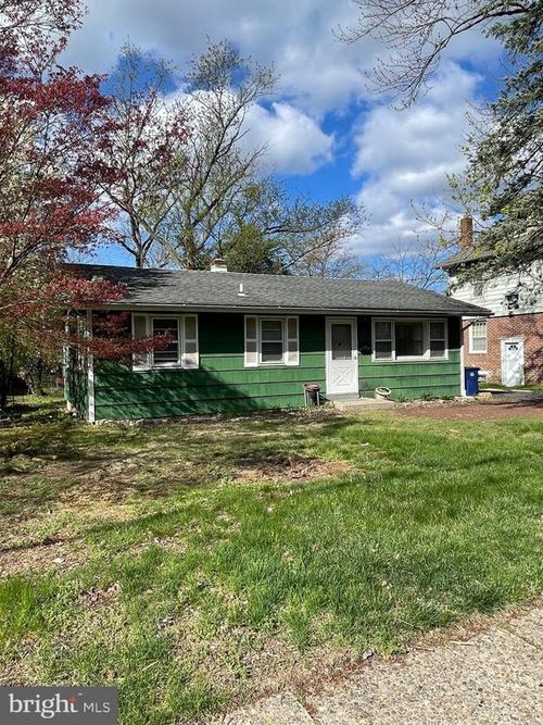 12 S Lenola Rd, MOORESTOWN, NJ, 08057-1521 | Card Image