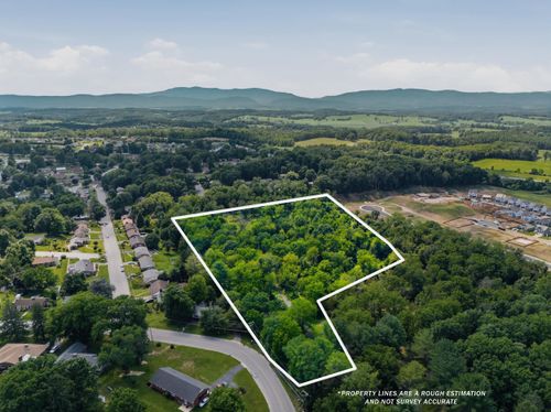 516 Hillcrest Dr, STAUNTON, VA, 24401 | Card Image